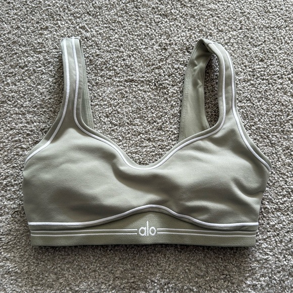 Alo airbrush heartthrob bra in limestone XS - Picture 3 of 3